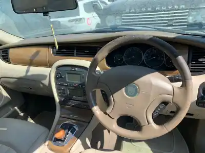 Scrapping Vehicle jaguar x-type 2.0 v6 of the year 2003 powered 