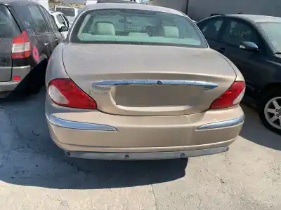 Scrapping Vehicle jaguar x-type 2.0 v6 of the year 2003 powered 
