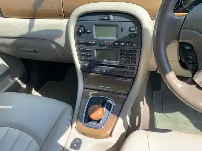 Scrapping Vehicle jaguar x-type 2.0 v6 of the year 2003 powered 