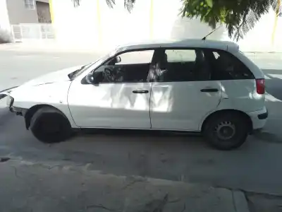 Veículo de Sucata seat ibiza (6k1) free sky do ano 2000 alimentado akk