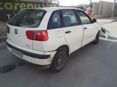 Veículo de Sucata seat ibiza (6k1) free sky do ano 2000 alimentado akk