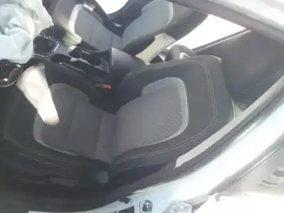 Veicolo di demolizione kia ceed drive 136 cv / 100 kw dell'anno 2017 alimentato d4fb