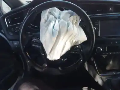 Veicolo di demolizione kia ceed drive 136 cv / 100 kw dell'anno 2017 alimentato d4fb