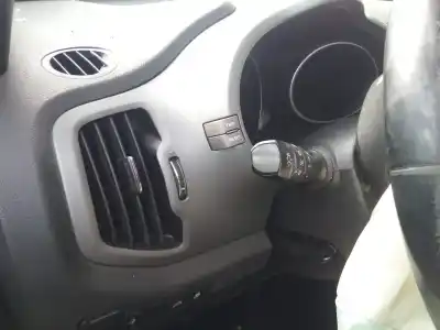 Veicolo di demolizione kia sportage emotion 4x2 dell'anno 2001 alimentato d4fd