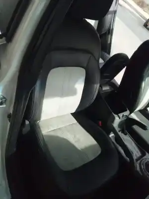 Veicolo di demolizione kia sportage emotion 4x2 dell'anno 2001 alimentato d4fd