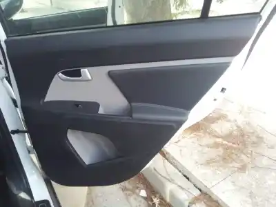 Veicolo di demolizione kia sportage emotion 4x2 dell'anno 2001 alimentato d4fd