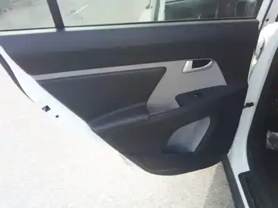 Veicolo di demolizione kia sportage emotion 4x2 dell'anno 2001 alimentato d4fd