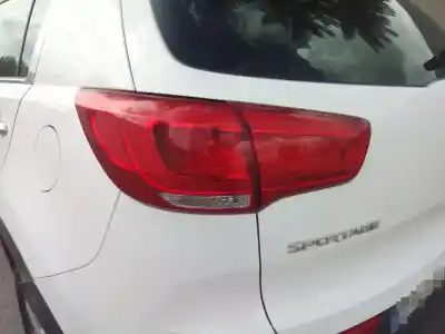 Veicolo di demolizione kia sportage emotion 4x2 dell'anno 2001 alimentato d4fd