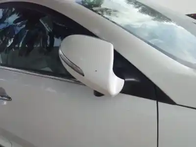 Veicolo di demolizione kia sportage emotion 4x2 dell'anno 2001 alimentato d4fd