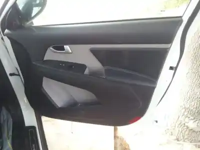 Veicolo di demolizione kia sportage emotion 4x2 dell'anno 2001 alimentato d4fd