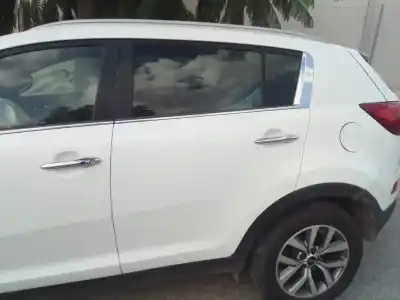 Veicolo di demolizione kia sportage emotion 4x2 dell'anno 2001 alimentato d4fd