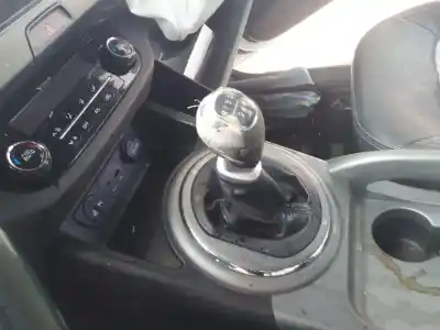 Veicolo di demolizione kia sportage emotion 4x2 dell'anno 2001 alimentato d4fd