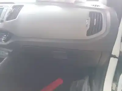 Veicolo di demolizione kia sportage emotion 4x2 dell'anno 2001 alimentato d4fd