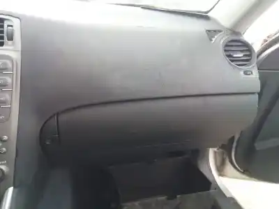 Veículo de Sucata lexus is200 (ds2/is2) 220d do ano 2001 alimentado 2adfhv