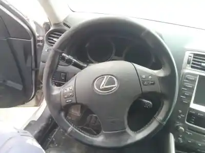 Veículo de Sucata LEXUS IS200 (DS2/IS2) 220d do ano 2001 alimentado 2ADFHV