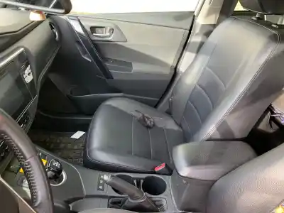 Sloopvoertuig toyota auris hybrid active van het jaar 2001 aangedreven 2zr