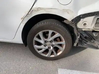 Veículo de Sucata TOYOTA AURIS Hybrid Active do ano 2001 alimentado 2ZR