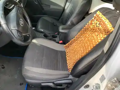 Sloopvoertuig toyota auris hybrid active van het jaar 2001 aangedreven 2zr