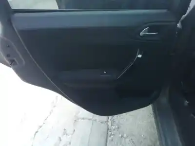 Scrapping Vehicle peugeot 208 allure of the year 2001 powered hm01