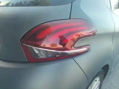 Scrapping Vehicle peugeot 208 allure of the year 2001 powered hm01