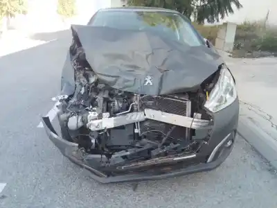 Scrapping Vehicle peugeot 208 allure of the year 2001 powered hm01