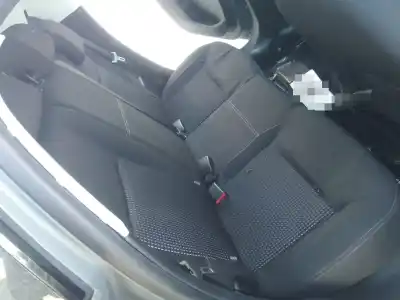 Scrapping Vehicle peugeot 208 allure of the year 2001 powered hm01