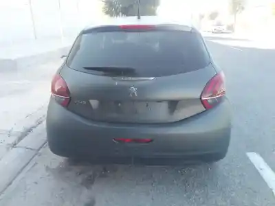 Scrapping Vehicle peugeot 208 allure of the year 2001 powered hm01