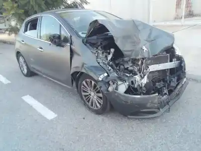 Scrapping Vehicle peugeot 208 allure of the year 2001 powered hm01