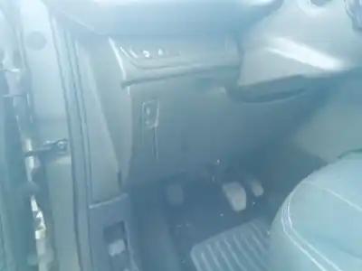 Scrapping Vehicle peugeot 208 allure of the year 2001 powered hm01