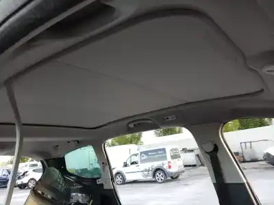 Vehicul casat peugeot 5008 allure al anului 2001 alimentat 5fv