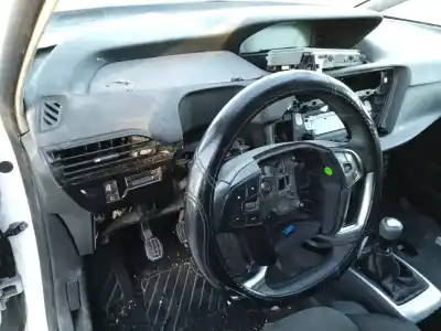 Vehicul casat peugeot 5008 allure al anului 2001 alimentat 5fv