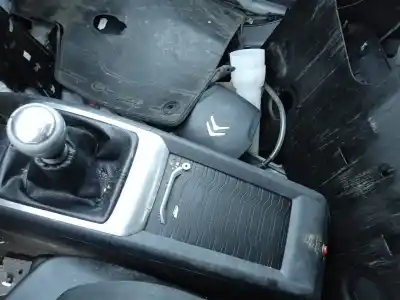 Vehicul casat peugeot 5008 allure al anului 2001 alimentat 5fv