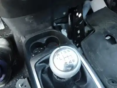 Vehicul casat peugeot 5008 allure al anului 2001 alimentat 5fv