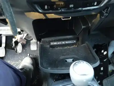 Vehicul casat peugeot 5008 allure al anului 2001 alimentat 5fv