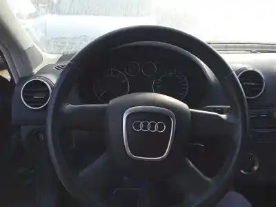 Veículo de Sucata AUDI A3 (8P) 1.6 FSI Ambiente 116 CV / 85 KW do ano 2006 alimentado BLF