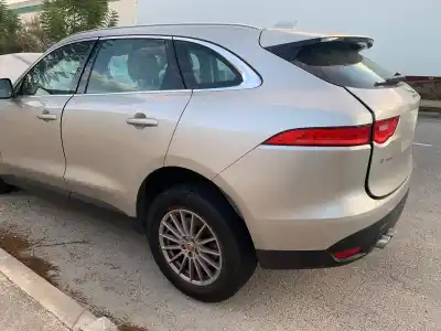 Здавання транспортного засобу jaguar                                             f-pace                                                                                                                                                                                                                                                     portfolio                                                                                                                                                                                                                                                  року 2001 потужний 204dtd