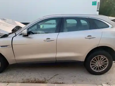 Здавання транспортного засобу jaguar                                             f-pace                                                                                                                                                                                                                                                     portfolio                                                                                                                                                                                                                                                  року 2001 потужний 204dtd