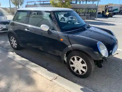 Veículo de Sucata mini mini (r50, r53) cooper do ano 2001 alimentado w10b16a
