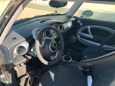 Veículo de Sucata mini mini (r50, r53) cooper do ano 2001 alimentado w10b16a