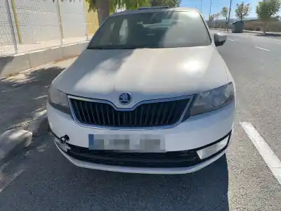 Vehicul casat skoda rapid active al anului 2001 alimentat cay