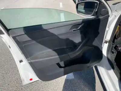 Vehicul casat skoda rapid active al anului 2001 alimentat cay