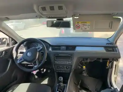 Vehicul casat skoda rapid active al anului 2001 alimentat cay