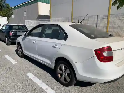 Vehicul casat skoda rapid active al anului 2001 alimentat cay