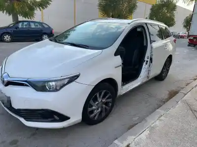 Veicolo di demolizione toyota auris hybrid active dell'anno 2001 alimentato 2zr