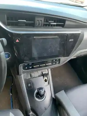 Veicolo di demolizione toyota auris hybrid active dell'anno 2001 alimentato 2zr