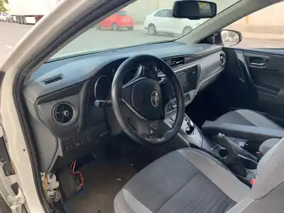 Veicolo di demolizione toyota auris hybrid active dell'anno 2001 alimentato 2zr