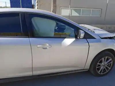 Vehicul casat ford focus lim. business al anului 2015 alimentat pndd