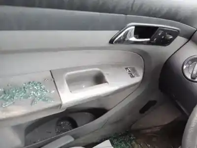 Здавання транспортного засобу volkswagen caddy ka/kb (2k) furg. 105 cv / 77 kw року 2001 потужний bls