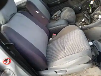 Здавання транспортного засобу volkswagen caddy ka/kb (2k) furg. 105 cv / 77 kw року 2001 потужний bls