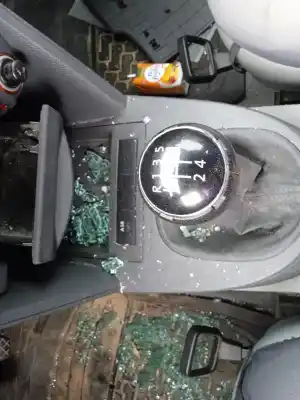 Здавання транспортного засобу volkswagen caddy ka/kb (2k) furg. 105 cv / 77 kw року 2001 потужний bls